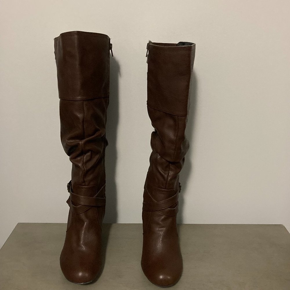 Dolce Women 11M Brown Faux Leather knee Length Boots (NWOT)